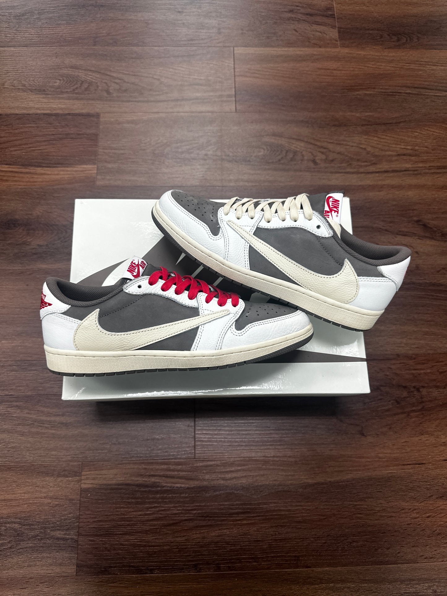 Jordan 1 Travis Scott Reverse Mocha (Pre Owned)