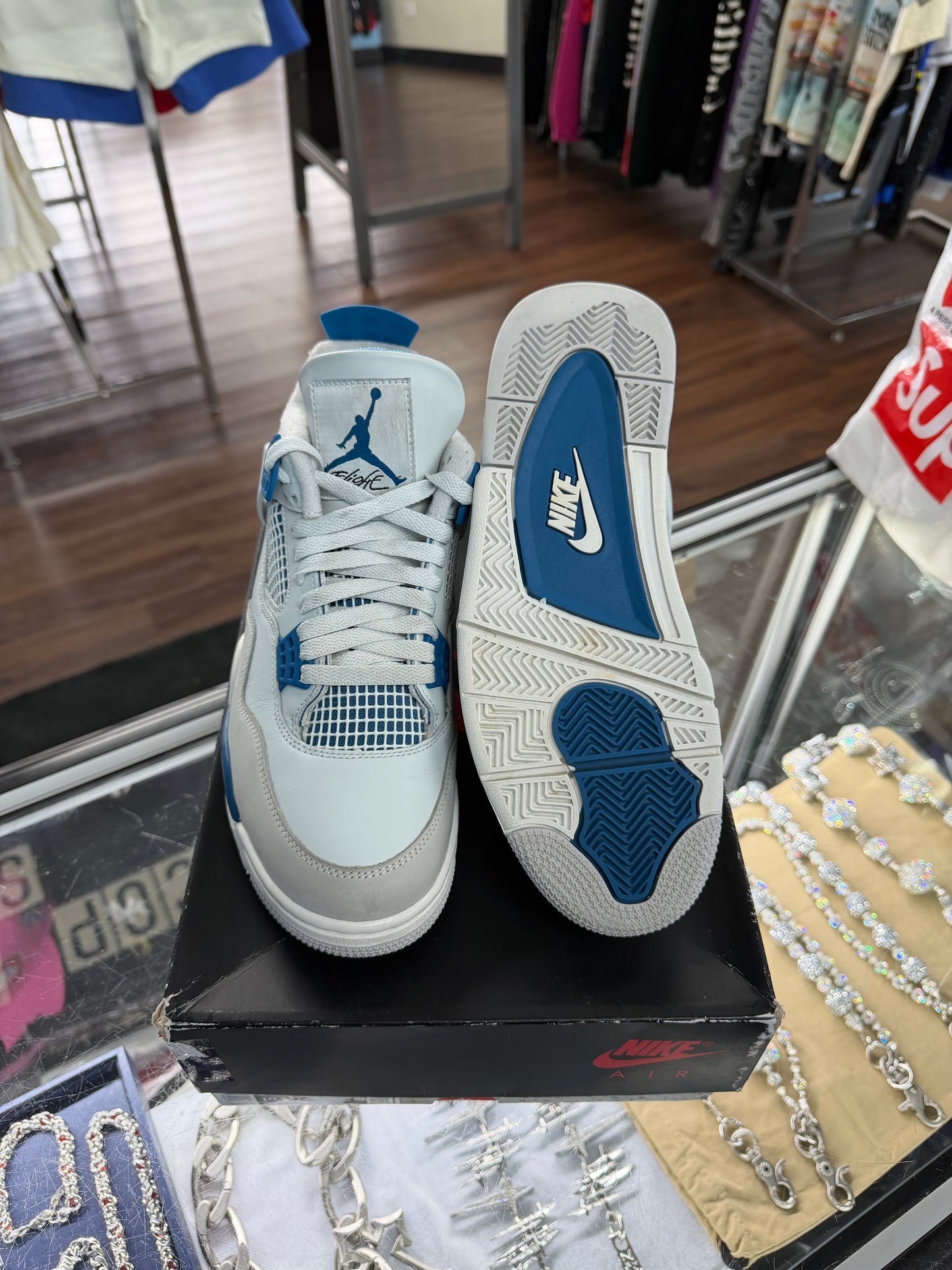 Jordan 4 Military Blue (Pre Owned)