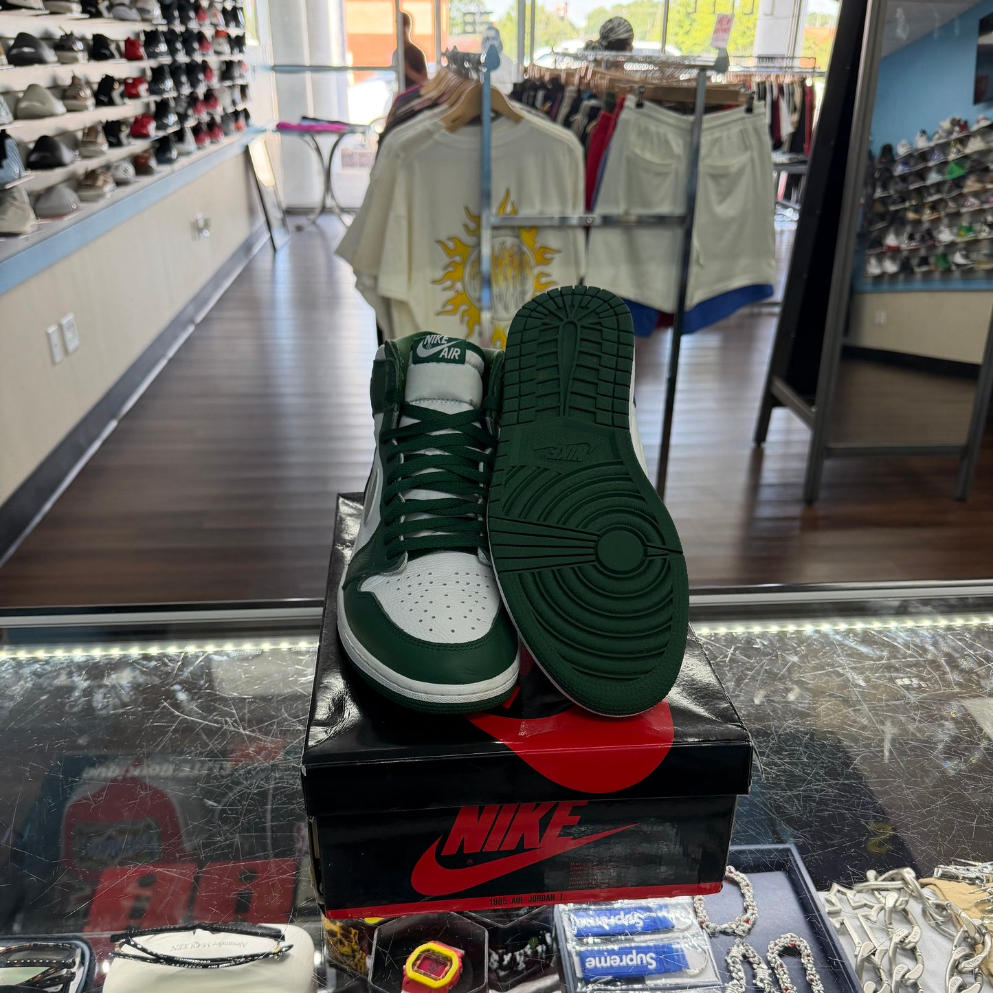 Gorge Green Jordan 1s (Pre Owned)