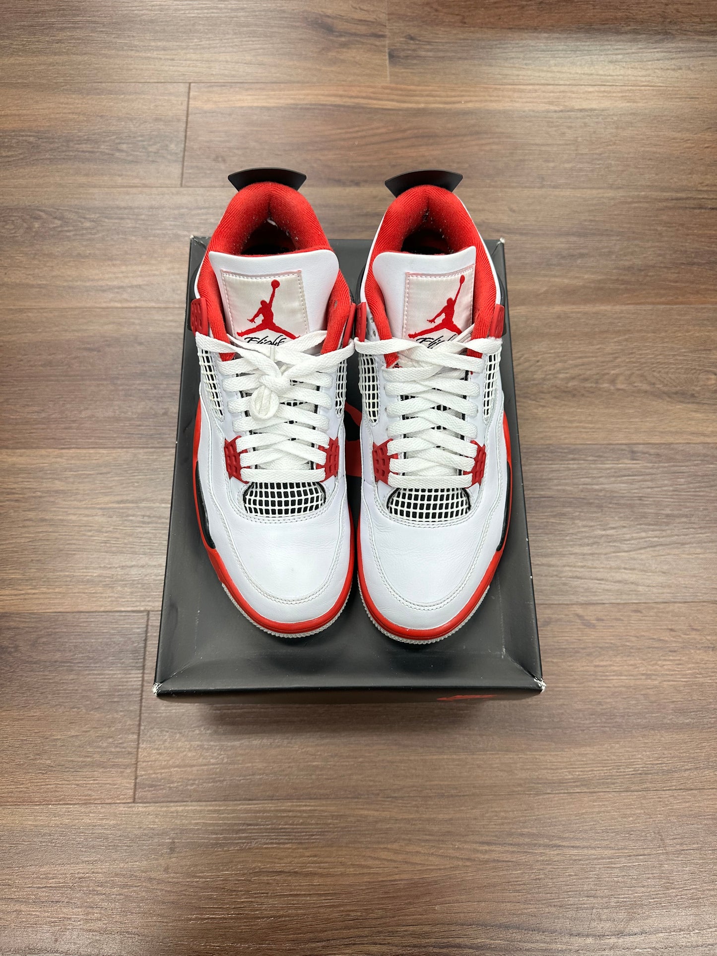 Jordan 4 Fire Red (Pre Owned)