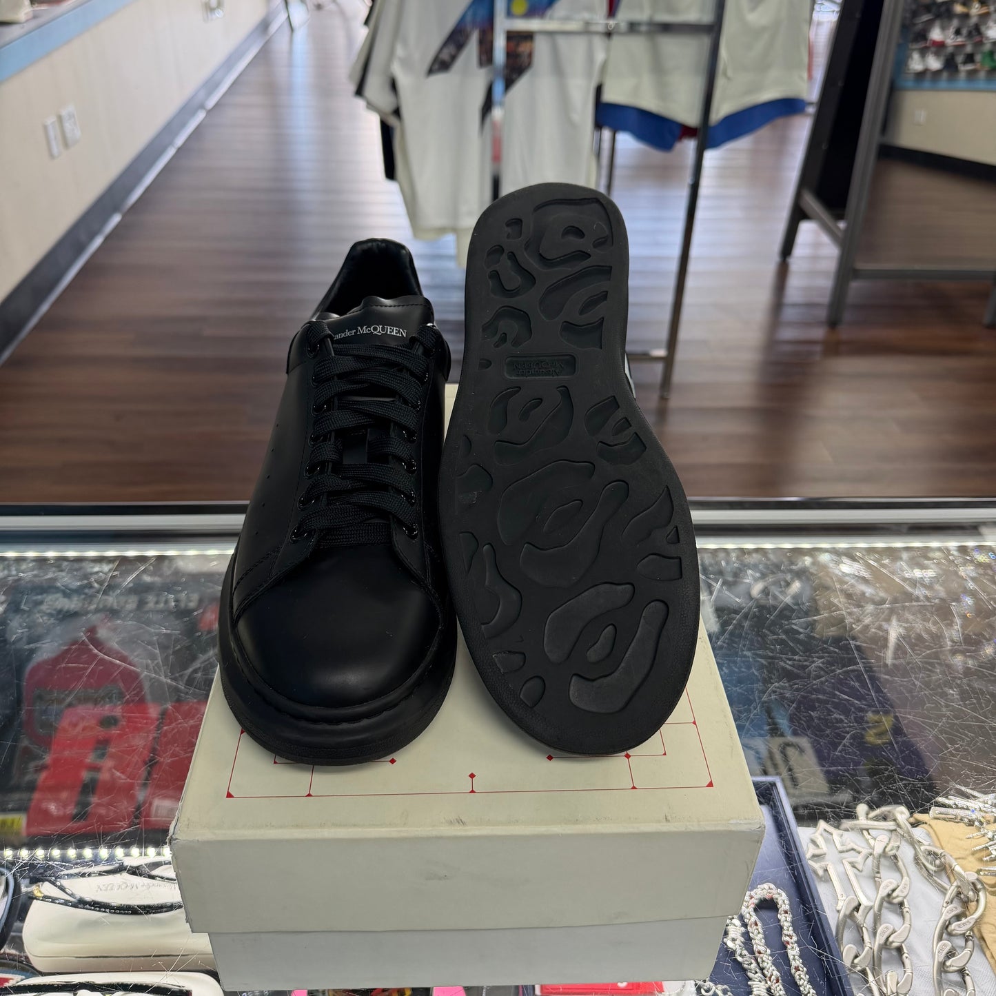 Alexander McQueen Oversized Black White(Pre Owned)