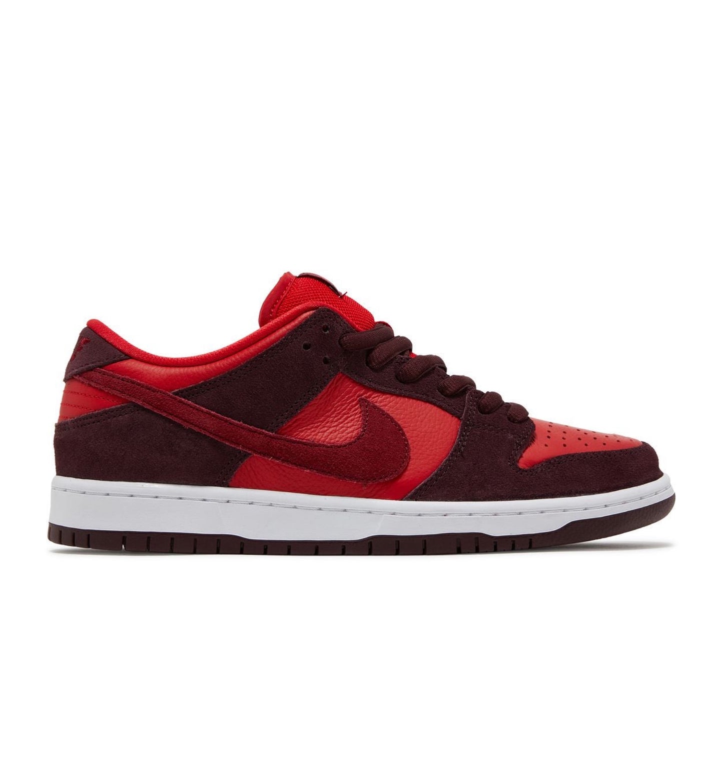 Nike SB Dunk Low Cherry