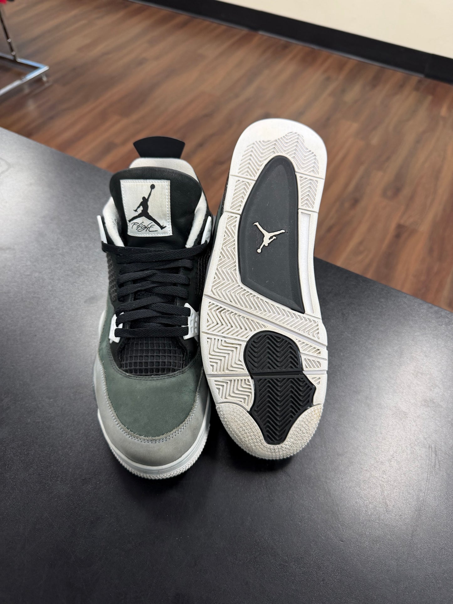 Jordan 4 Fear (Pre Owned)