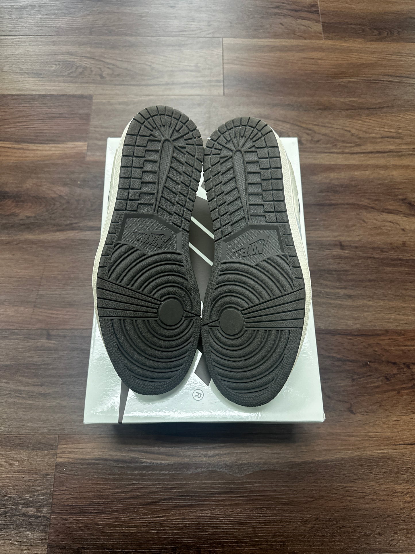 Jordan 1 Travis Scott Reverse Mocha (Pre Owned)