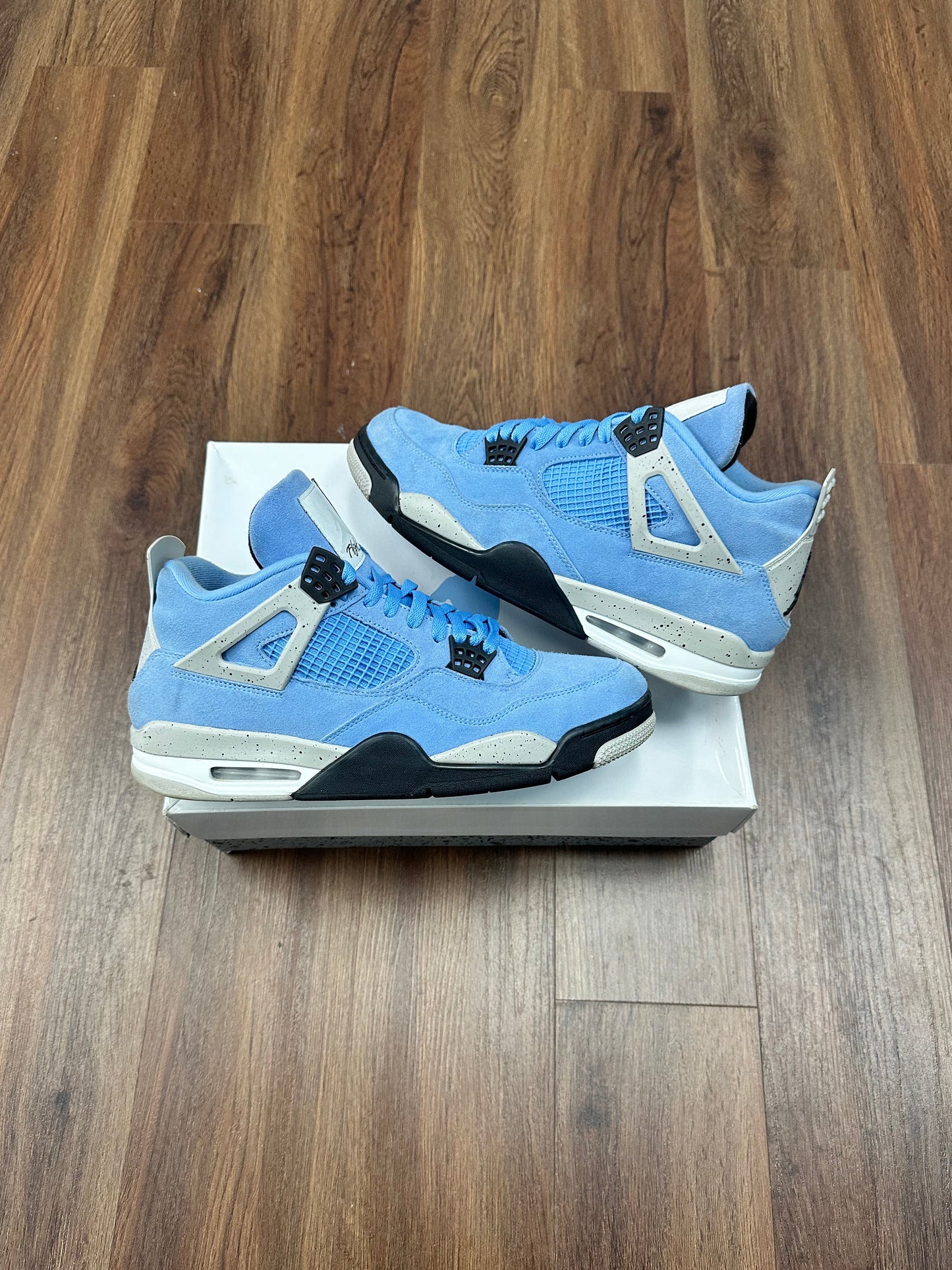 Jordan 4 University Blue (Pre Owned)