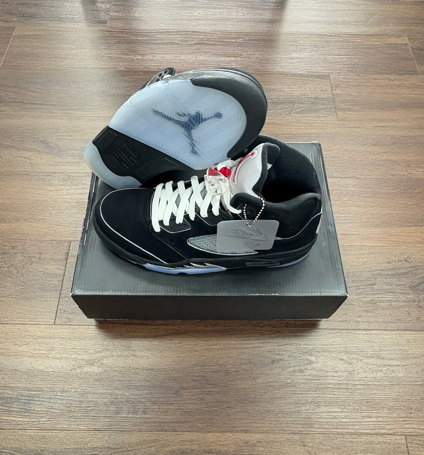 Jordan 5 Black Metallic Reimagined (Pre Owned)