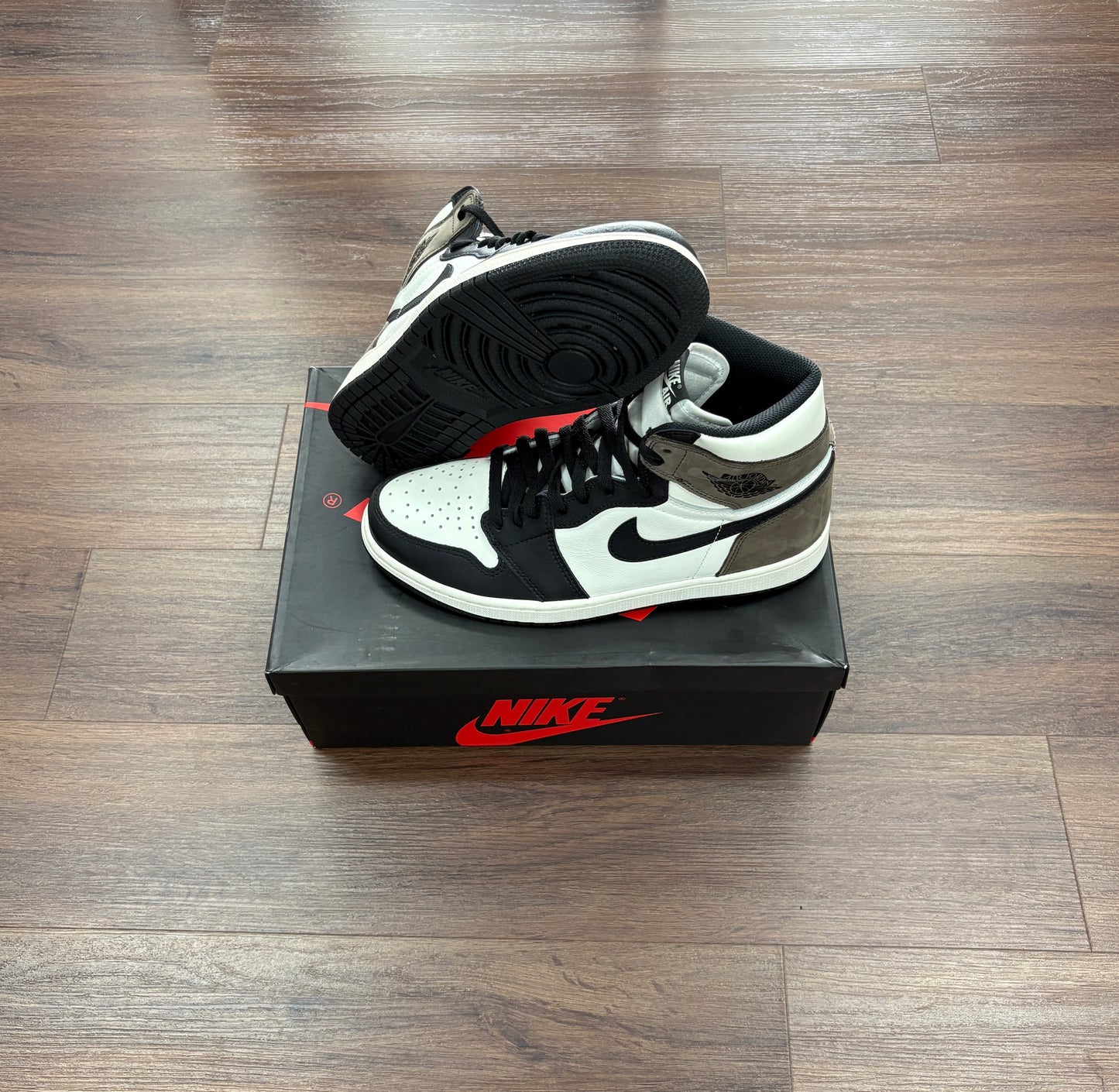 Jordan 1 Dark Mocha (Pre Owned)