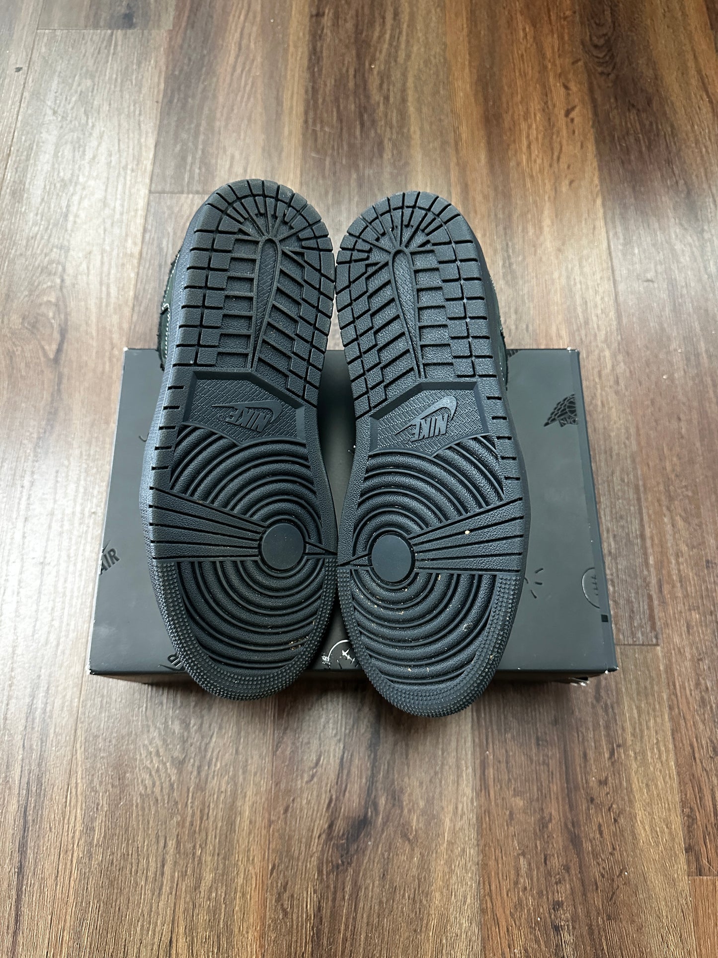 Jordan 1 Travis Scott Phantom (Pre Owned)