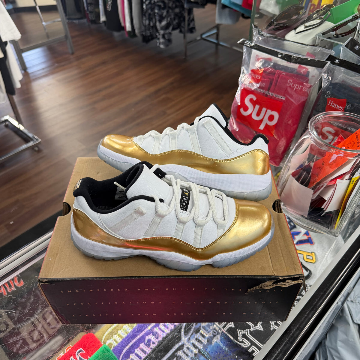 Jordan 11 Low Closing Ceremony (2016)(Pre Owned)