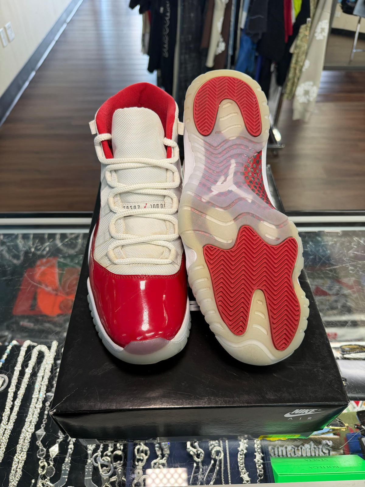 Jordan 11 Cherry (Pre Owned)