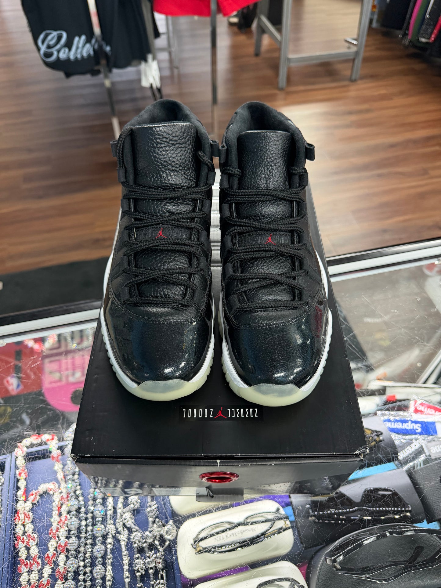 Jordan 11 72-10 (Pre Owned)