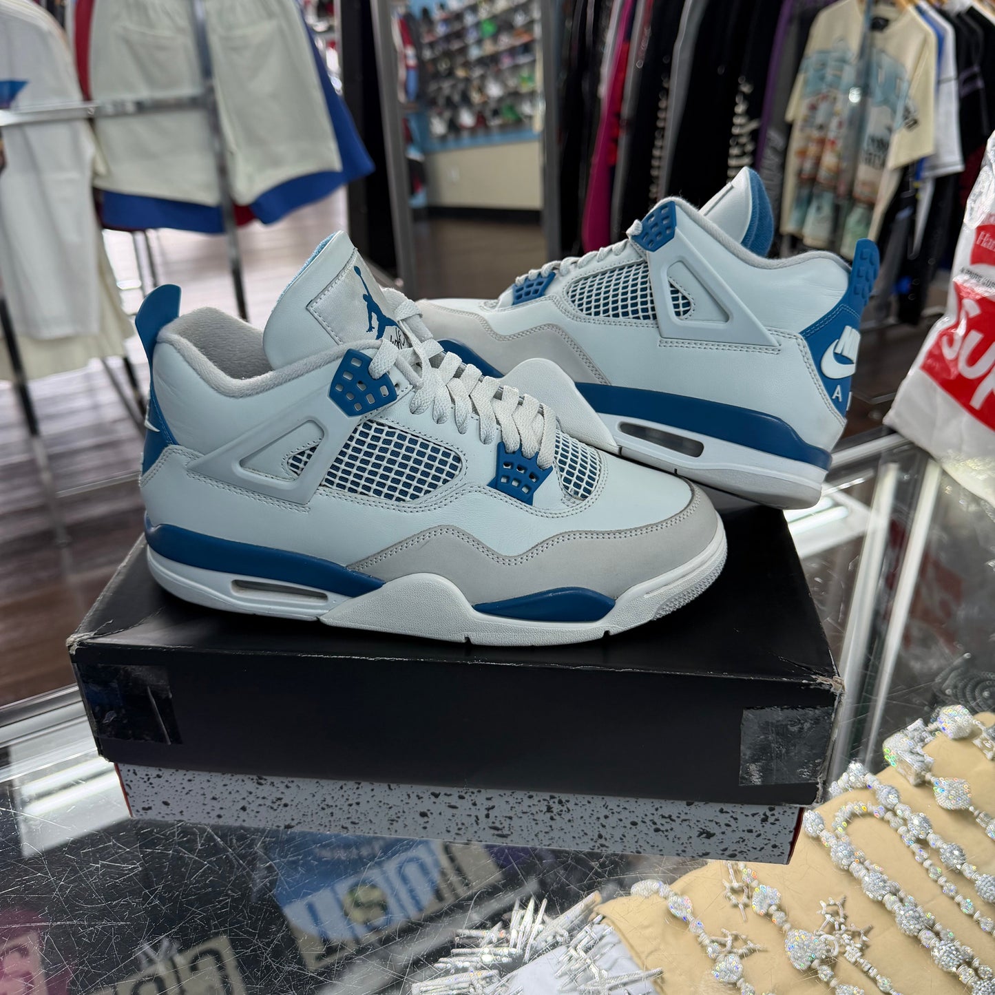 Jordan 4 Military Blue (Pre Owned)