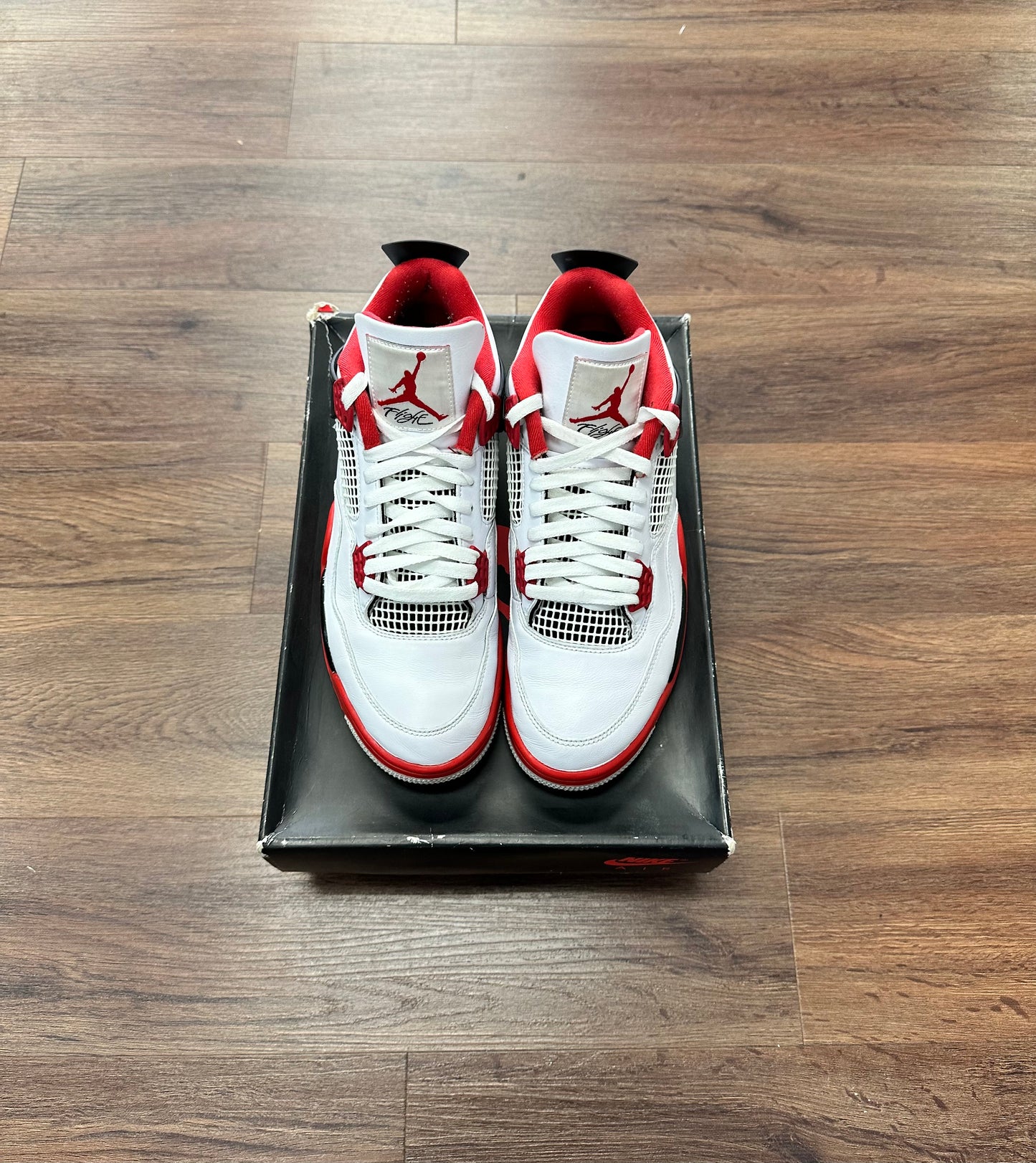 Jordan 4 Fire Red (Pre-owned)