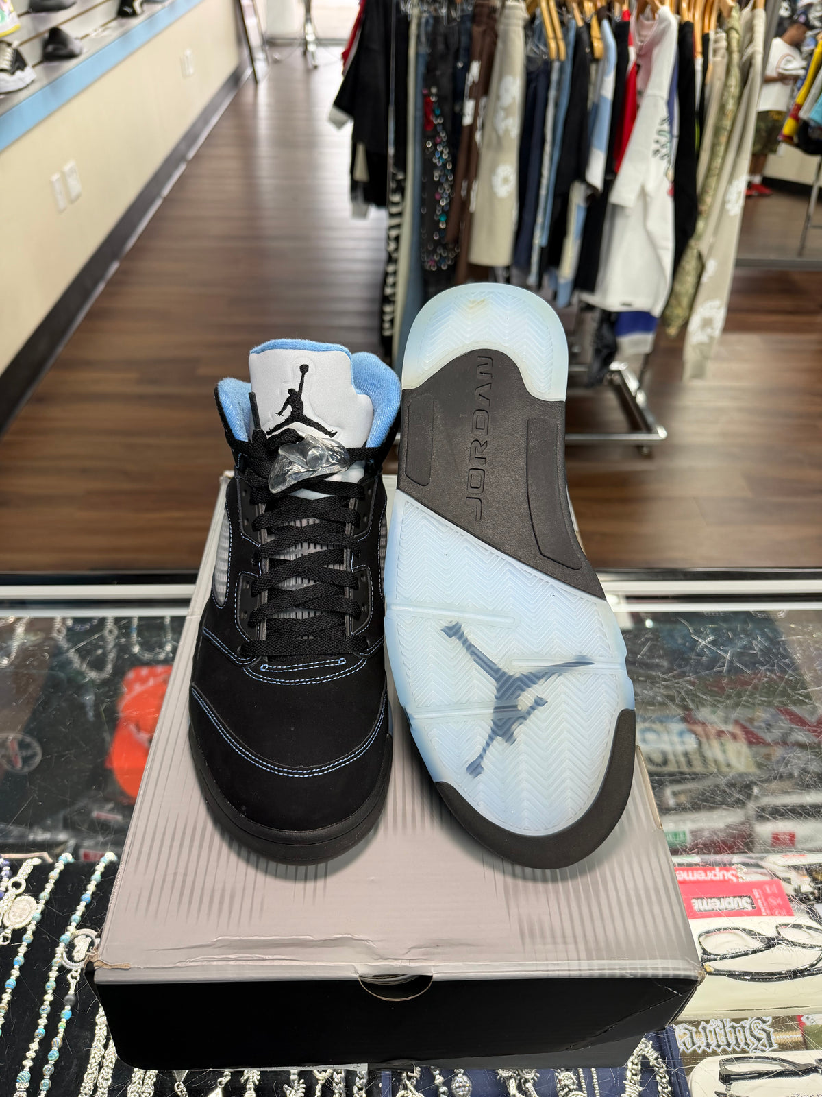 Jordan 5 University Blue (Pre Owned)