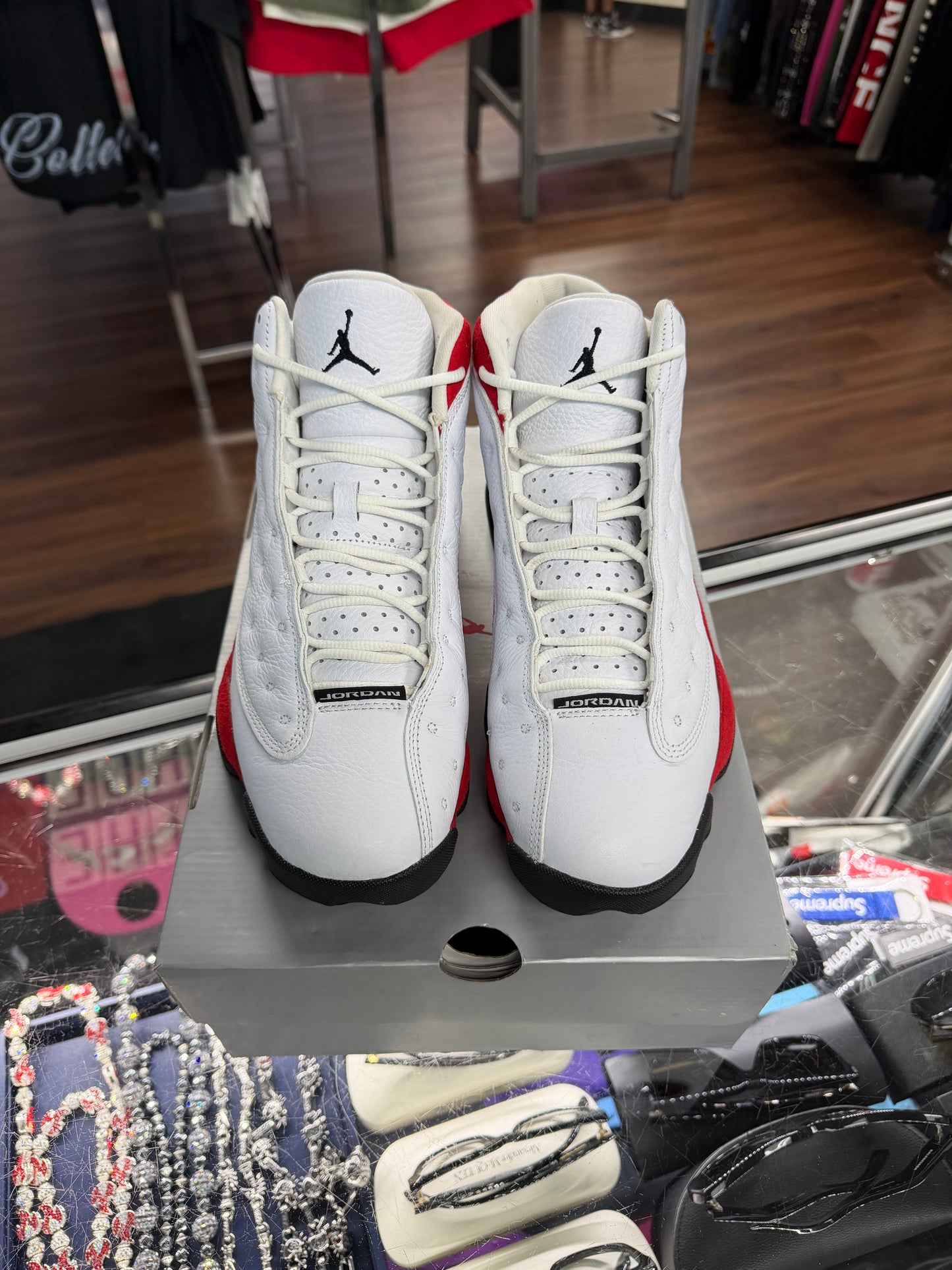 Jordan 13 Chicago (Pre Owned)