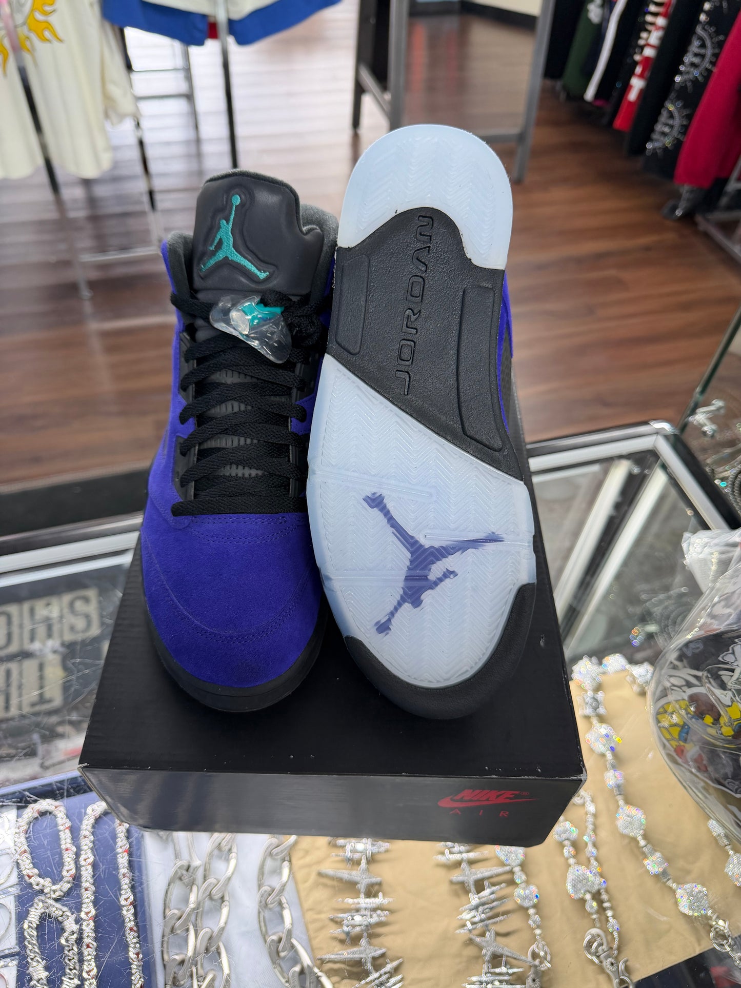 Jordan 5 Alternate Grape (Pre Owned)