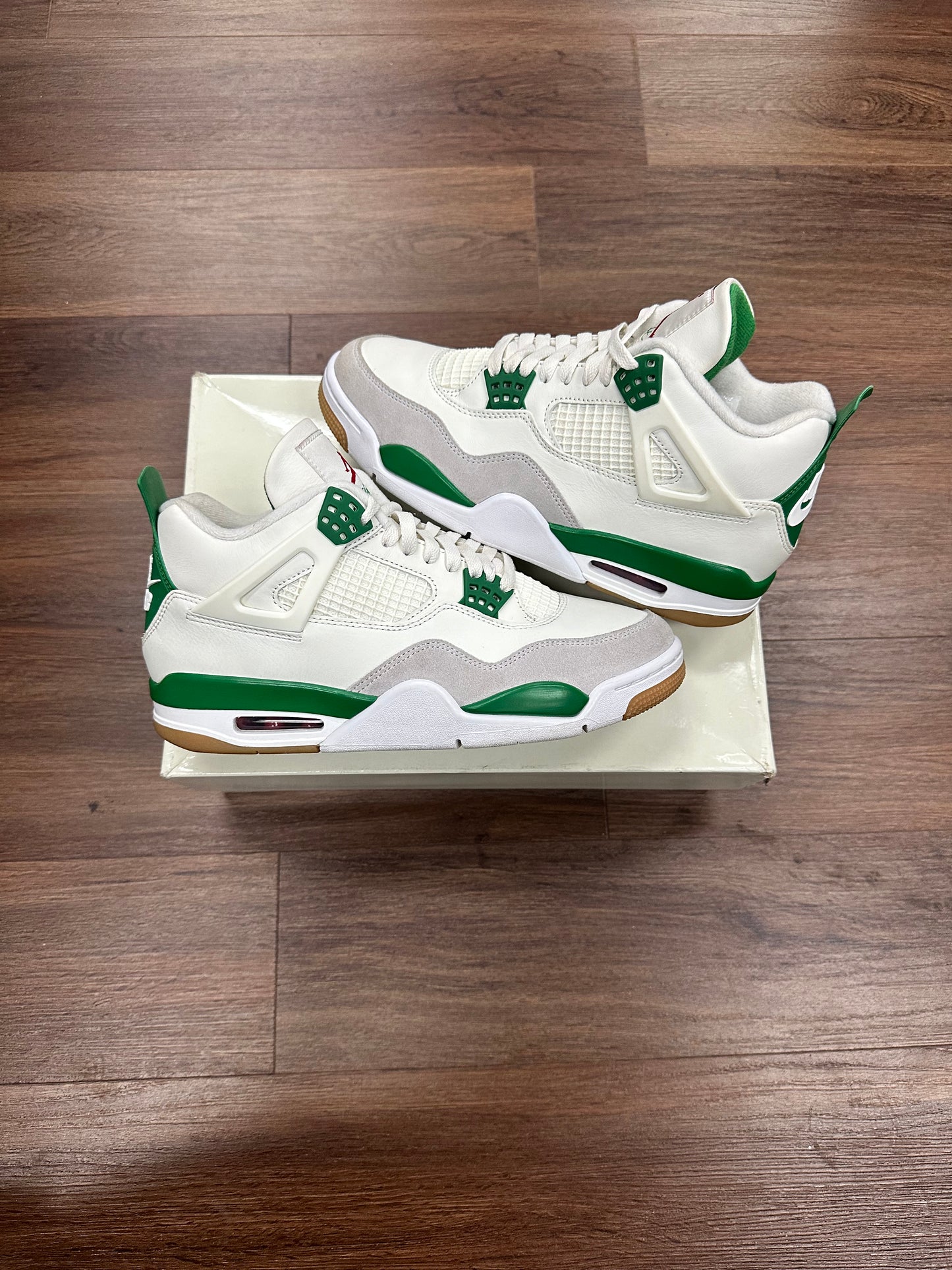 Jordan 4 Pine Green SB (Pre Owned)