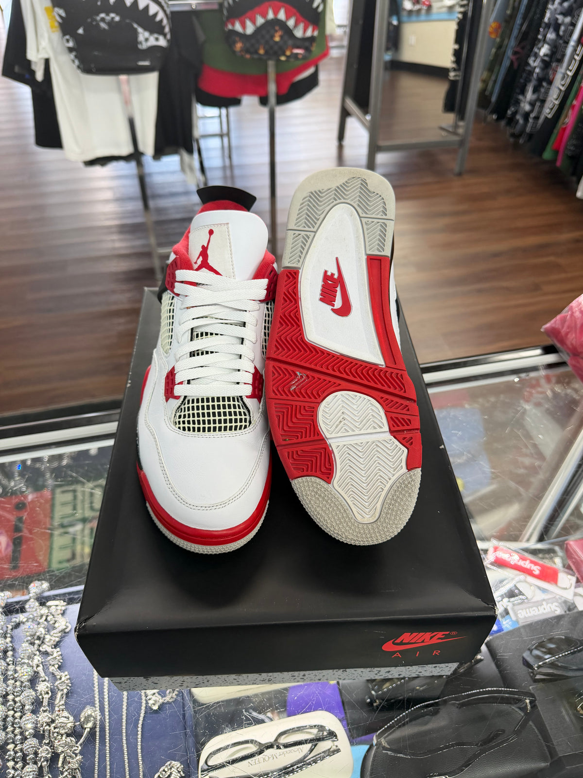Jordan 4 Fire Red (2020) (Pre Owned)