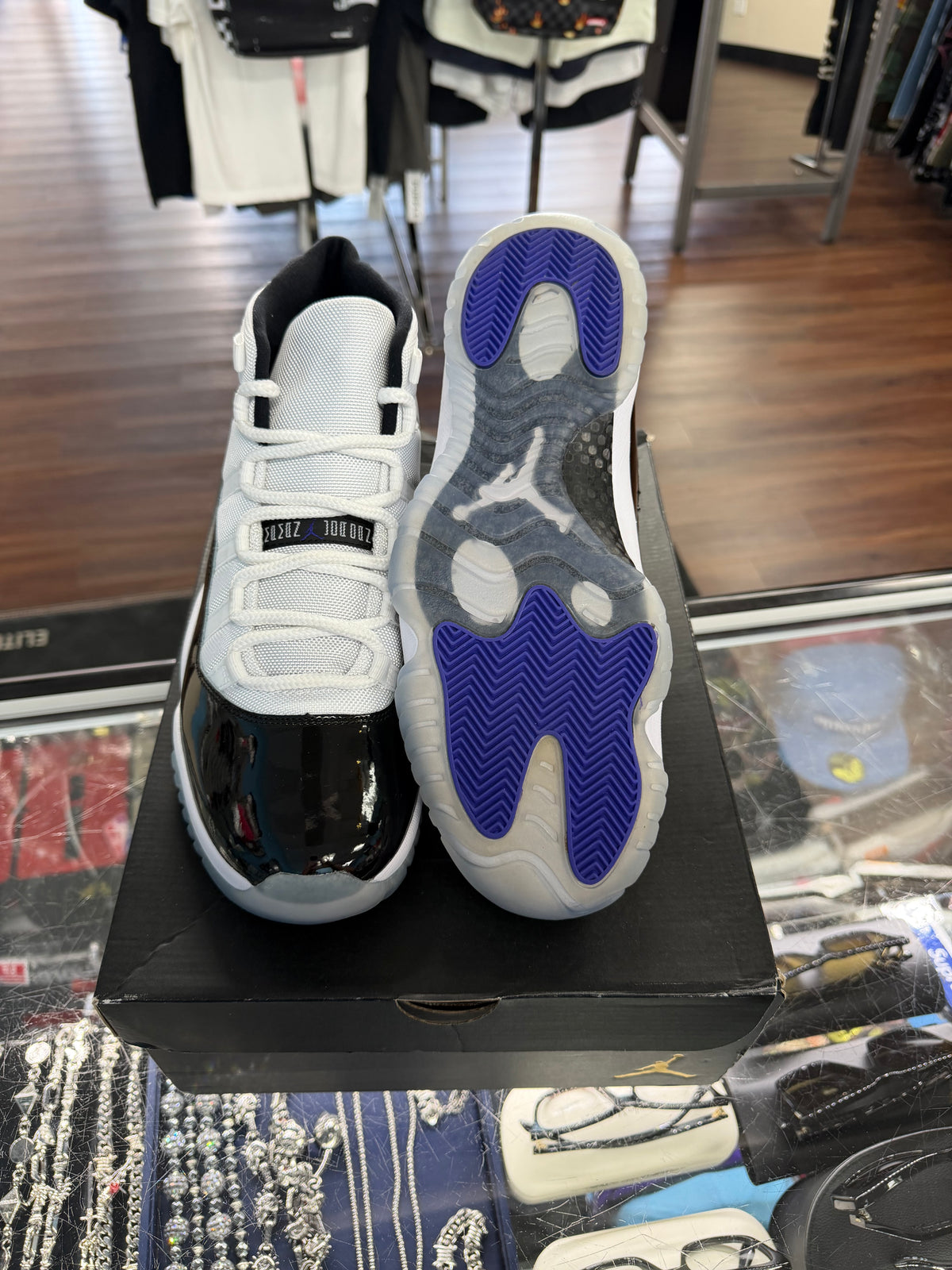 Jordan 11 Concord (Pre Owned)