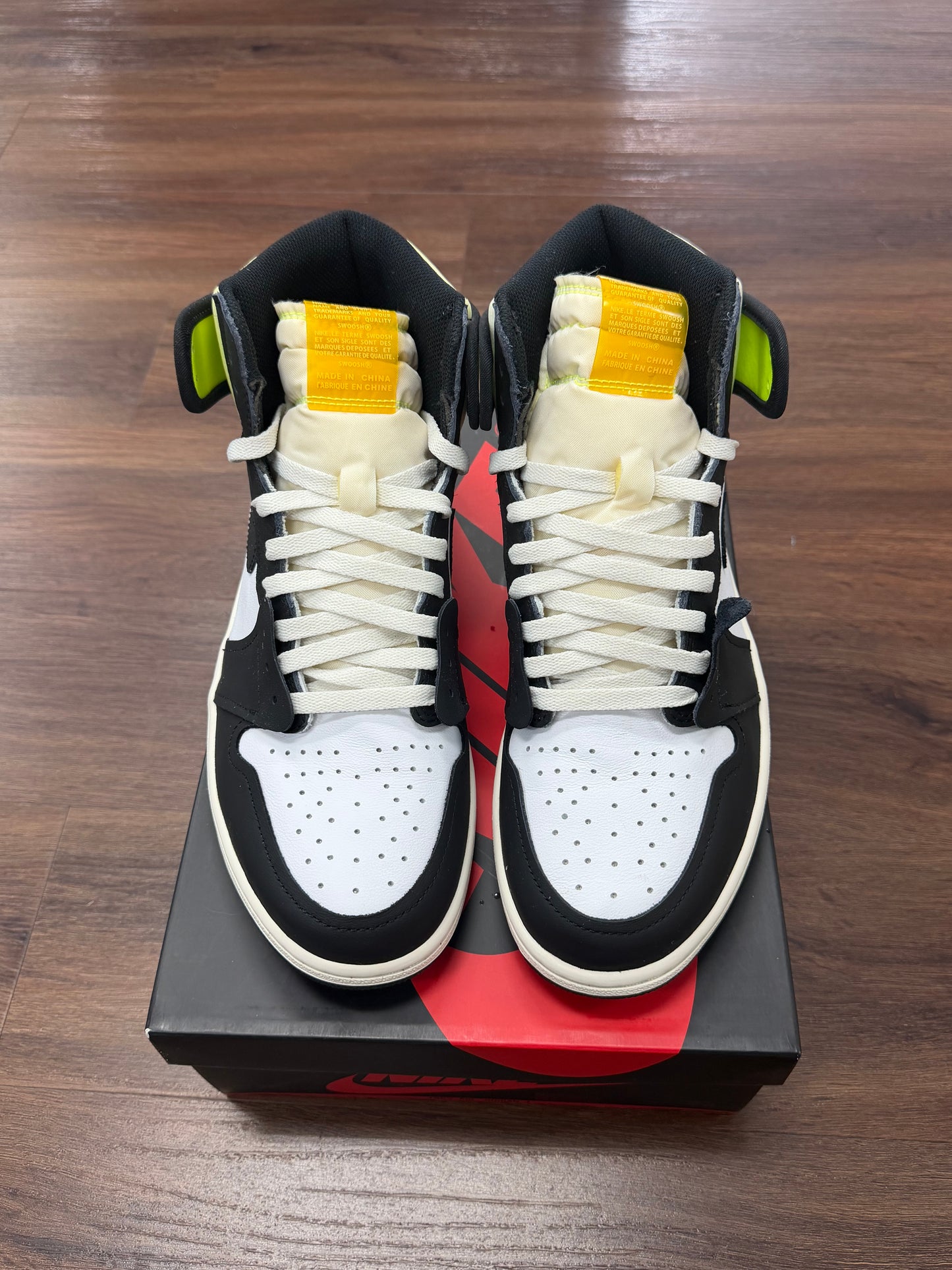 Jordan 1 Volt (Pre Owned)