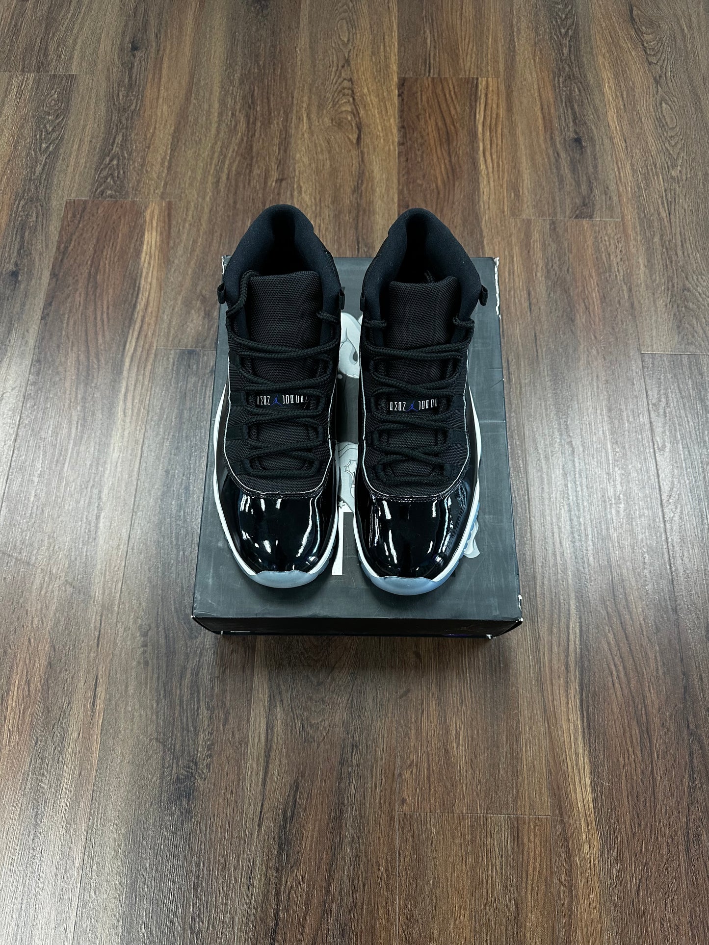 Jordan 11 Space Jam (Pre Owned)