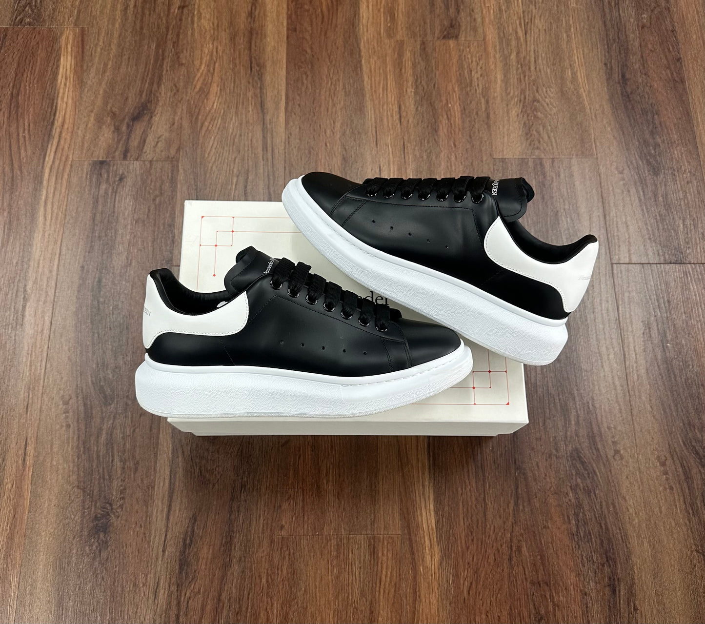 Alexander McQueen Oversized Sneakers Black (Pre Owned)