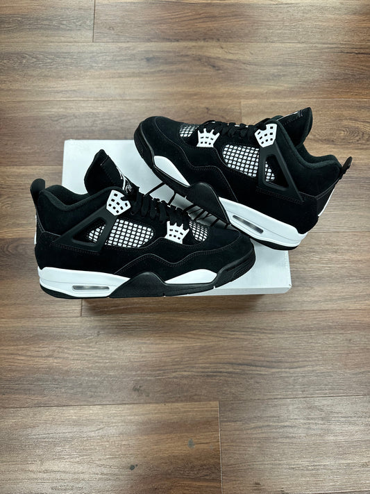 Jordan 4 ‘White Thunder’ (Pre Owned)