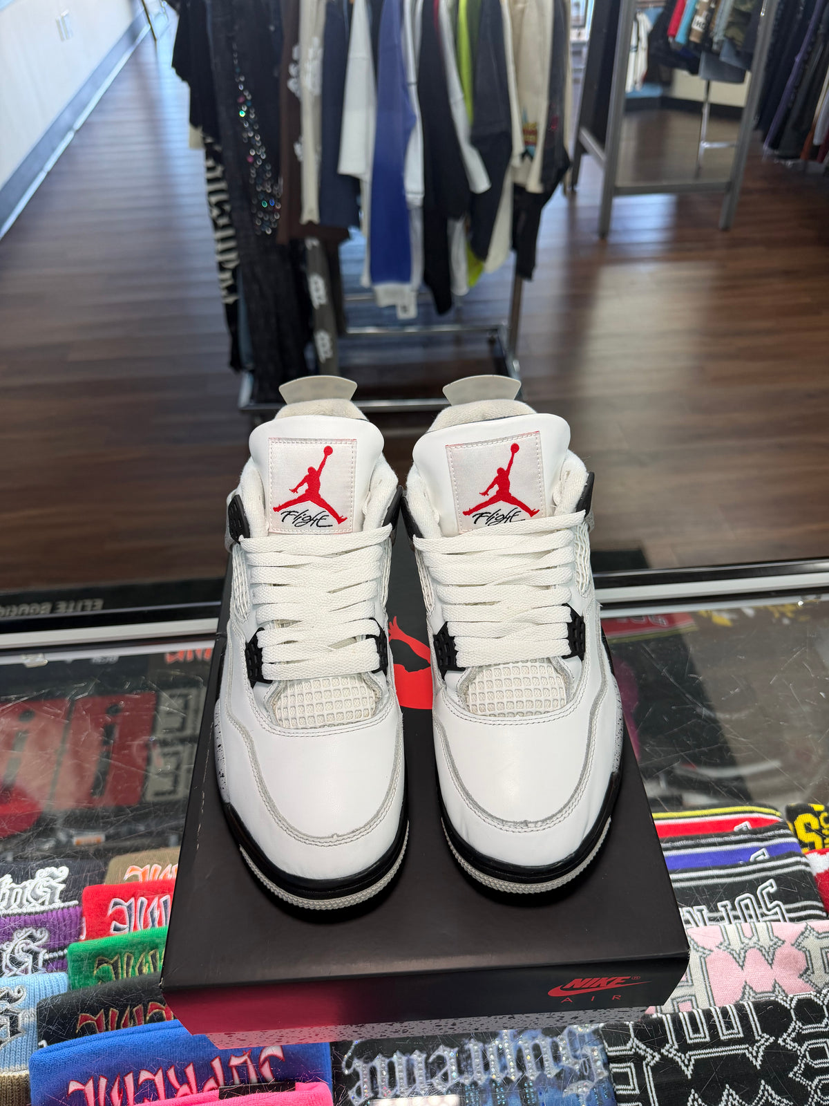 Jordan 4 White Cement(Pre Owned)