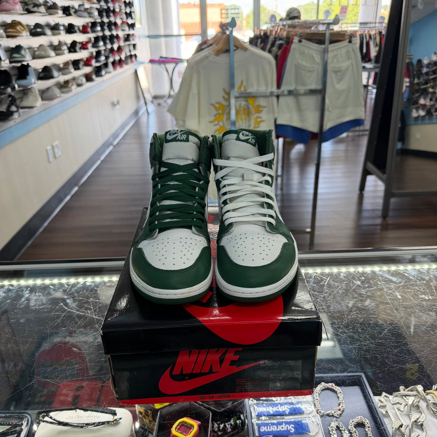 Gorge Green Jordan 1s (Pre Owned)