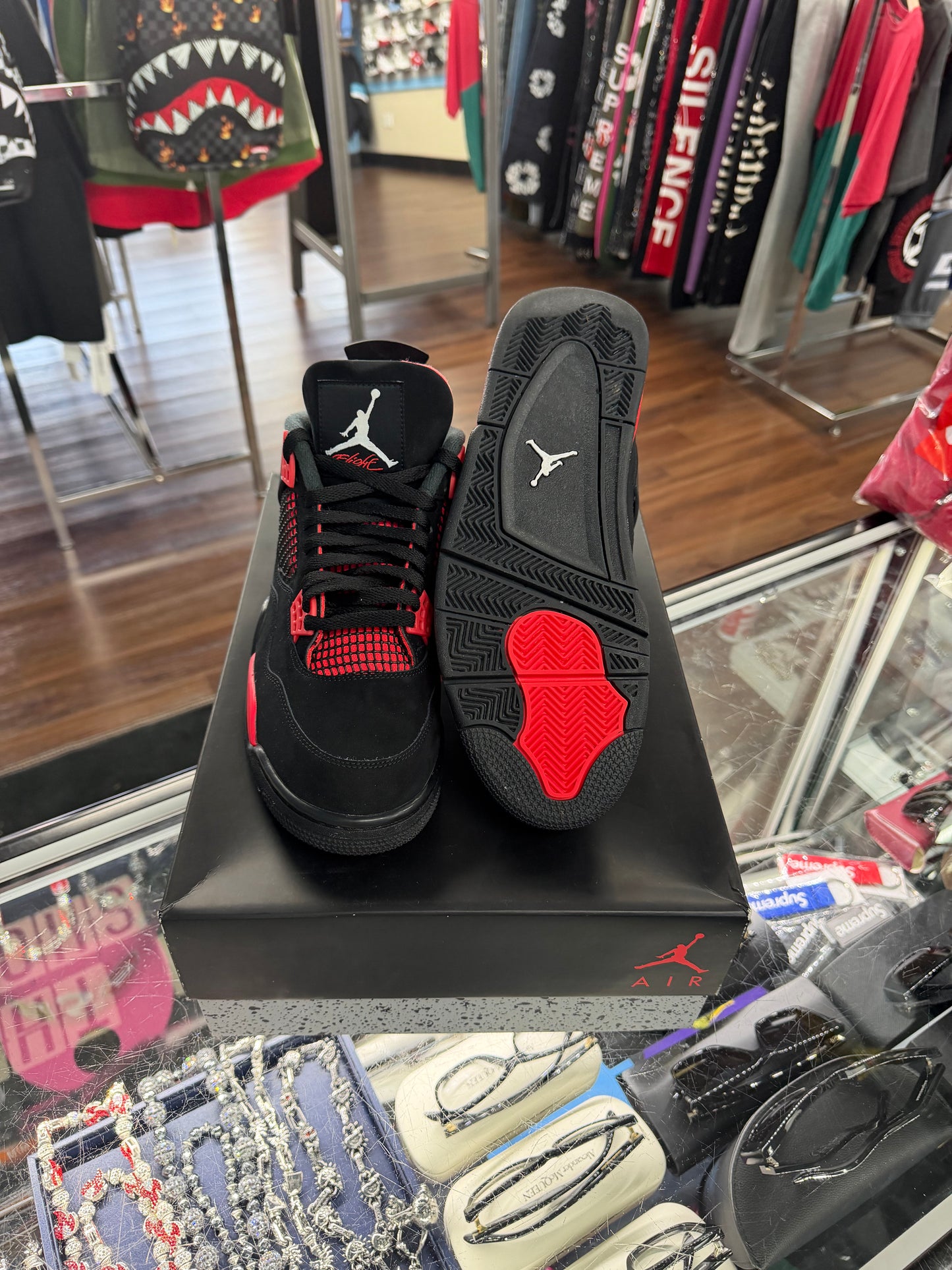 Jordan 4 Red Thunder (Pre Owned)