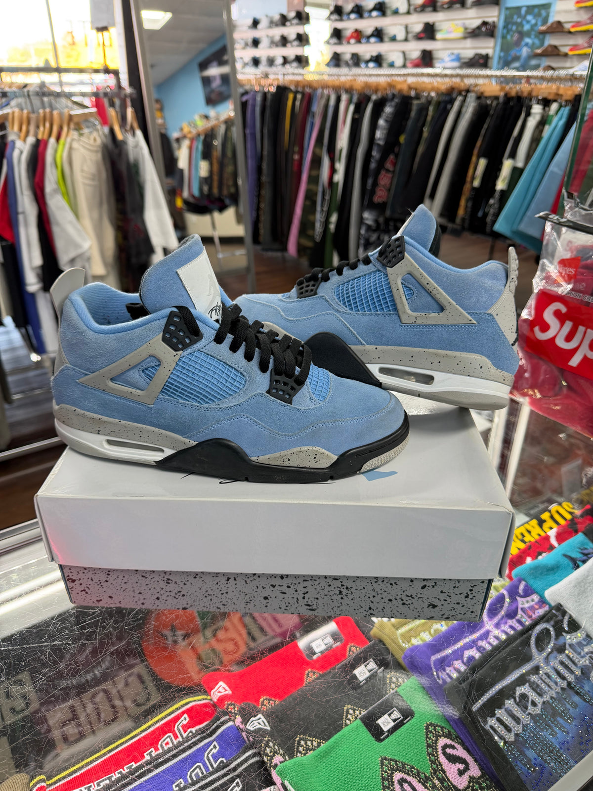 Jordan 4 University Blue (Pre Owned)