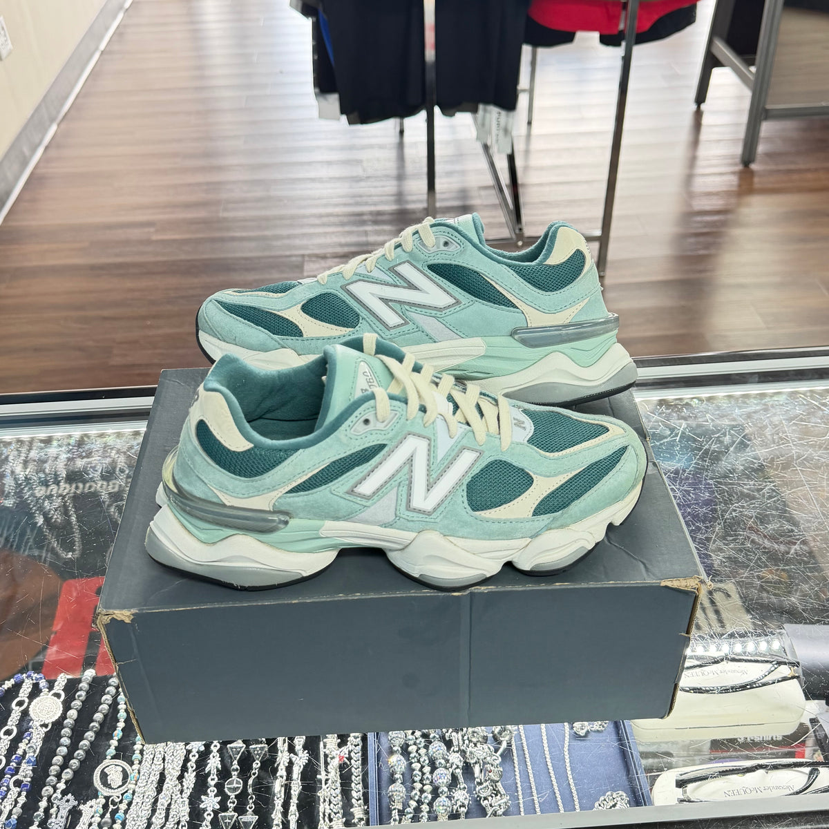 New Balance 9060 New Spruce Salt Marsh(Pre Owned)