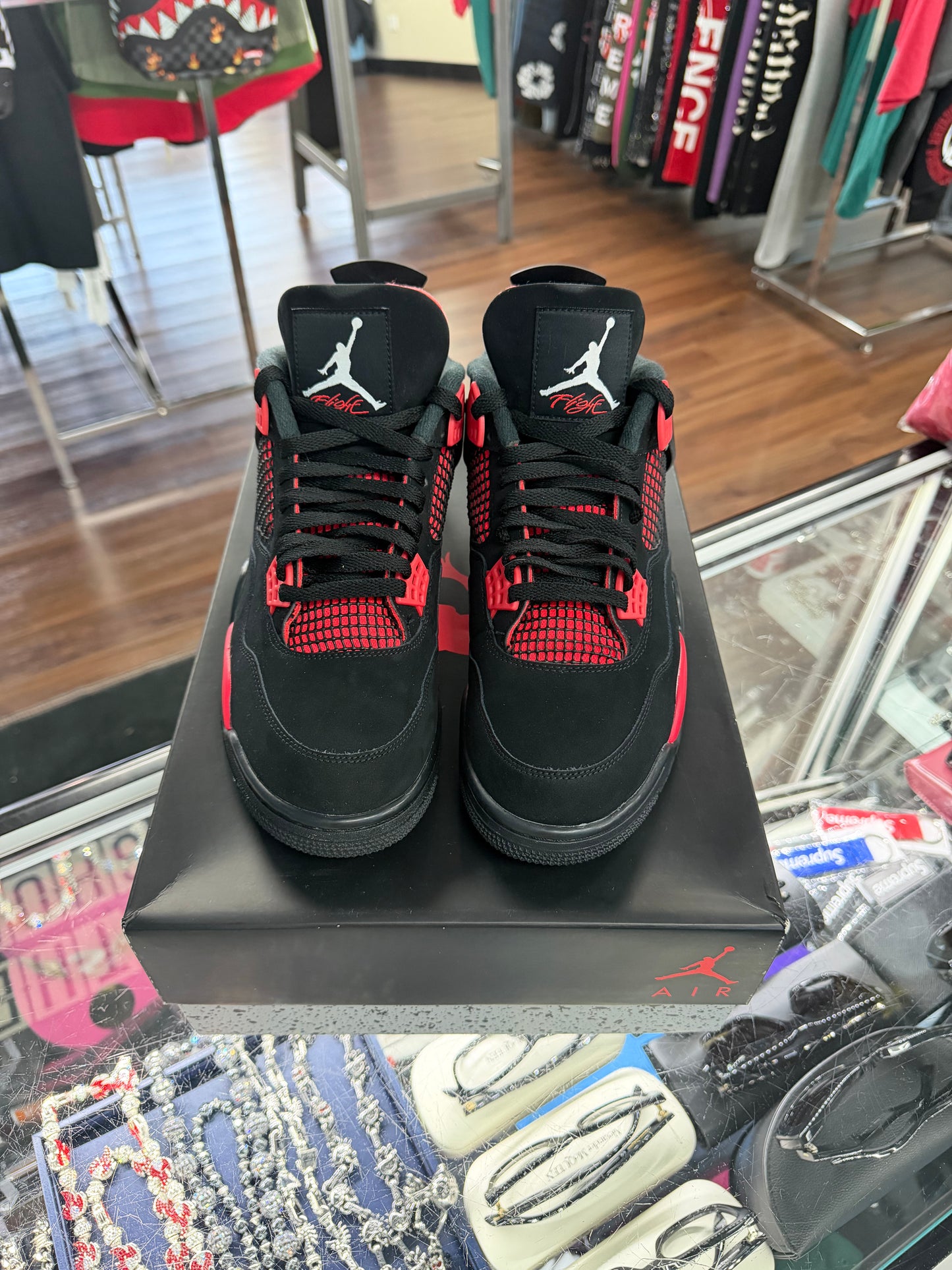Jordan 4 Red Thunder (Pre Owned)