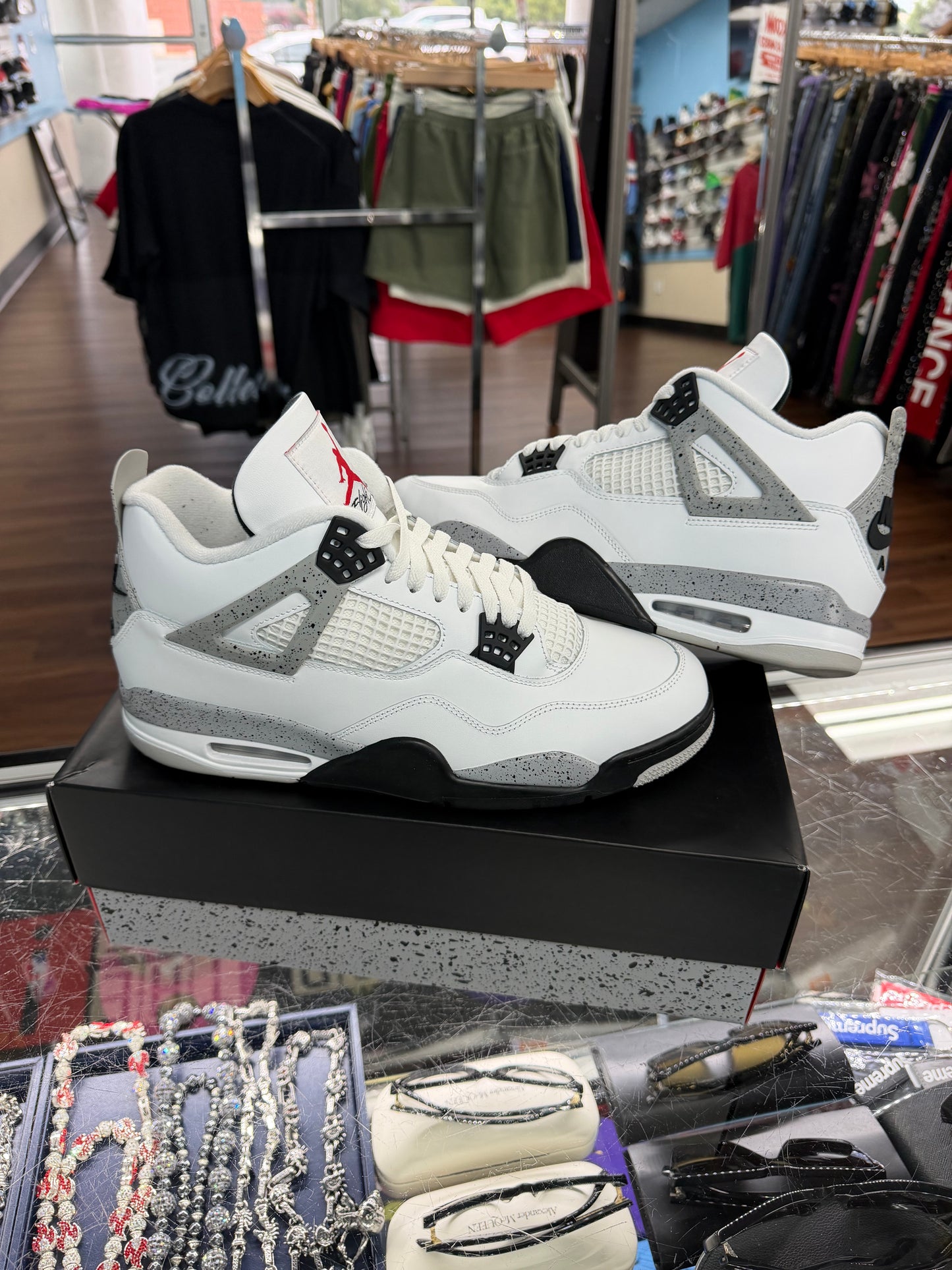 Jordan 4 White Cement (Pre Owned)