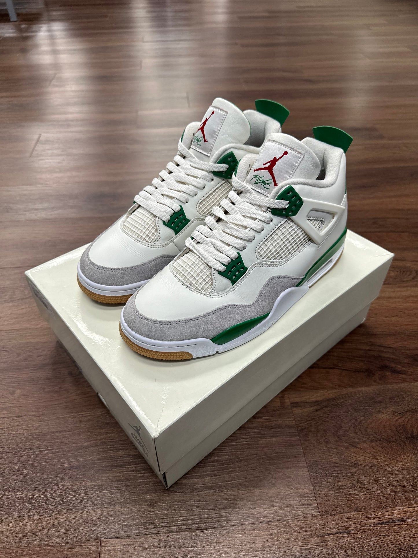 Jordan 4 Pine Green SB (Pre Owned)