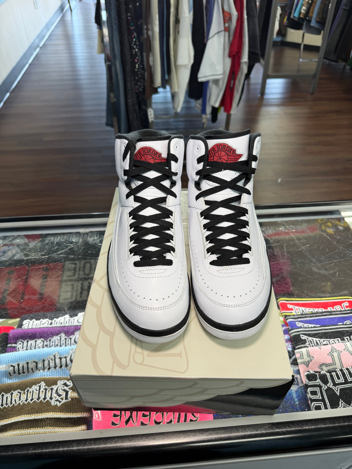 Jordan 2 Chicago (Pre Owned)