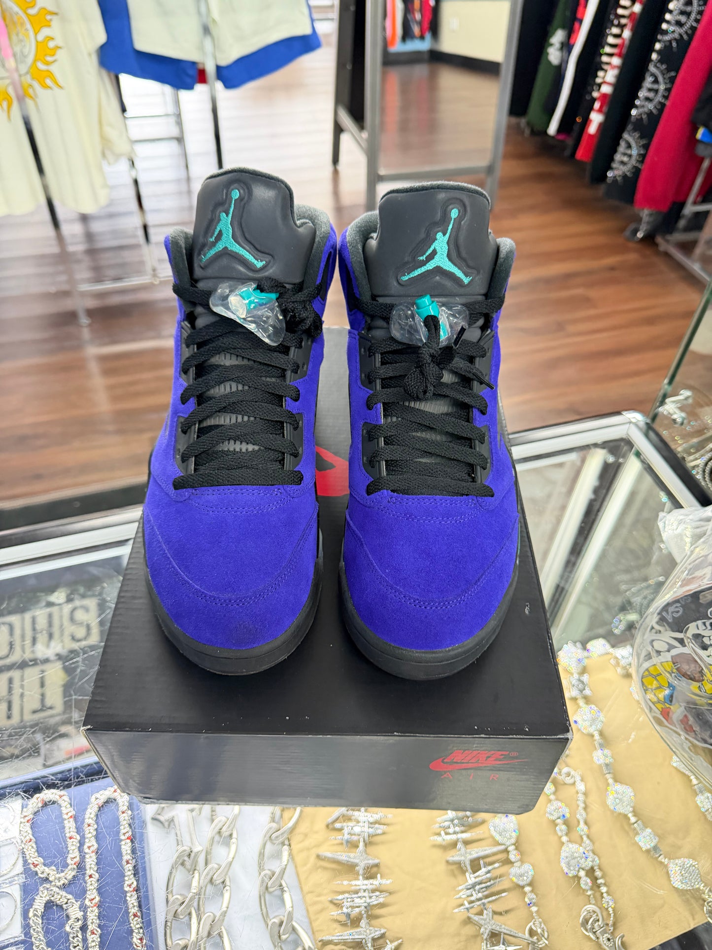 Jordan 5 Alternate Grape (Pre Owned)