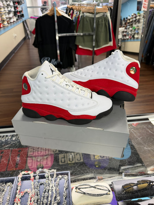 Jordan 13 Chicago (Pre Owned)