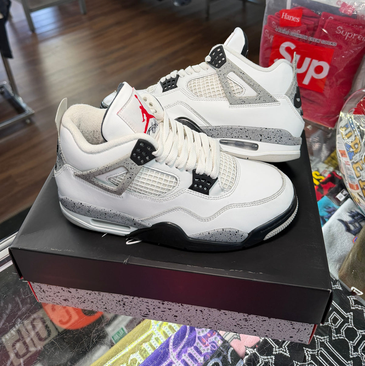Jordan 4 White Cement(Pre Owned)