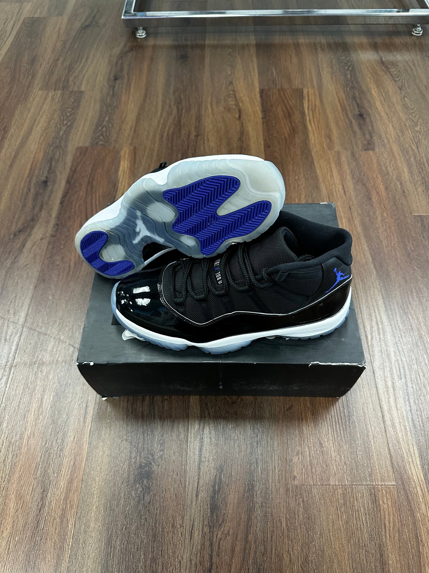 Jordan 11 Space Jam (Pre Owned)