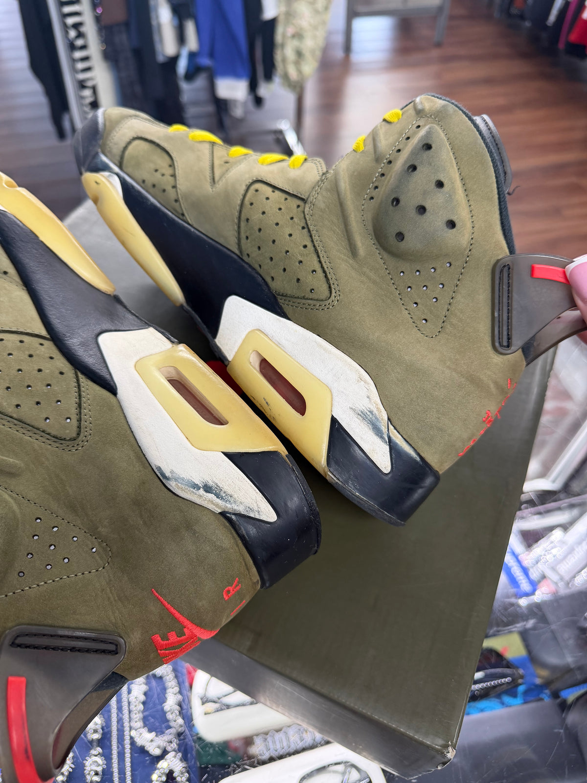 Jordan 6 Travis Scott Olive (Pre Owned)