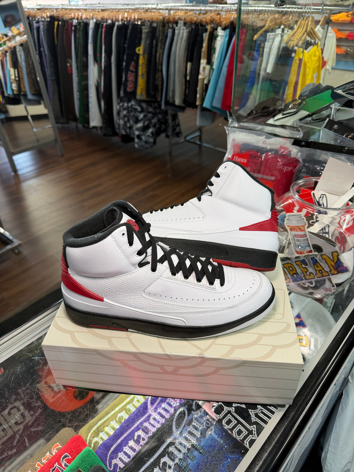 Jordan 2 Chicago (Pre Owned)