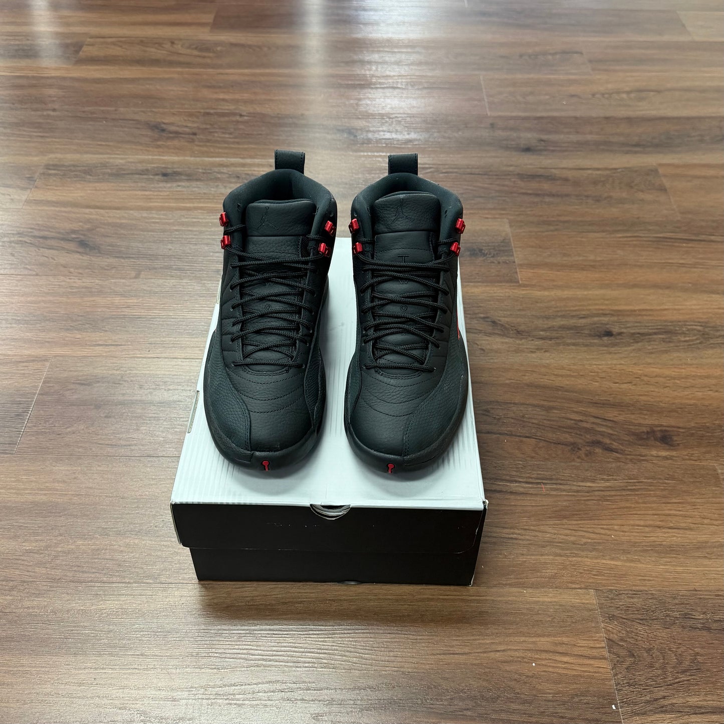 Jordan 12 Bloodline (Pre Owned)