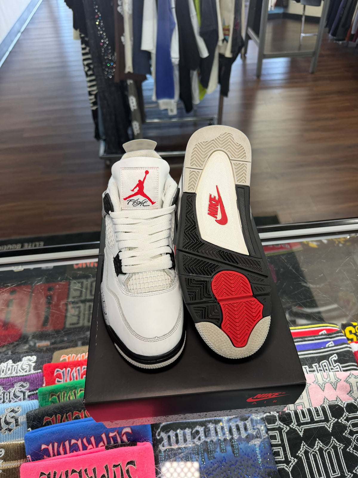 Jordan 4 White Cement(Pre Owned)