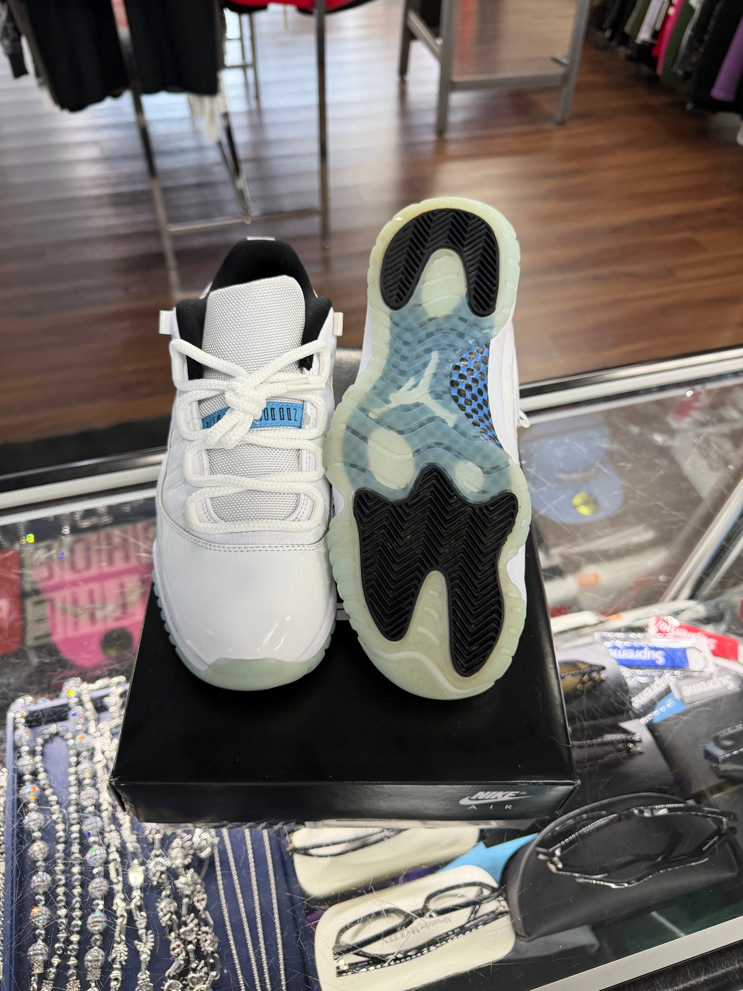 Jordan 11 Low Legend Blue (Pre Owned)