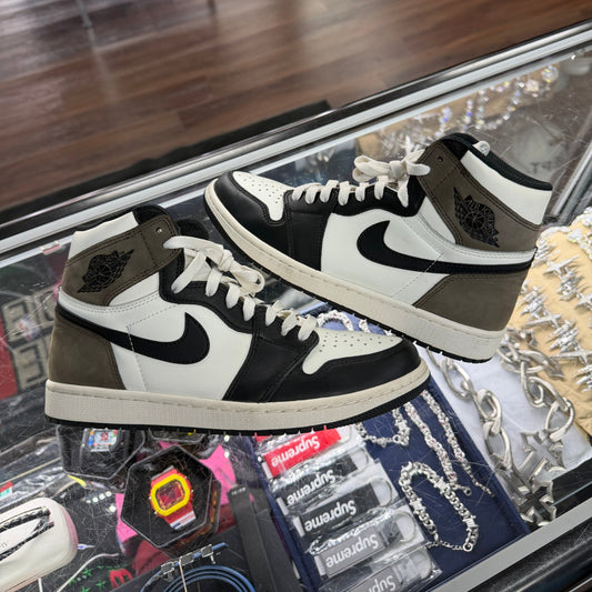 Jordan 1 Dark Mocha (Pre Owned)