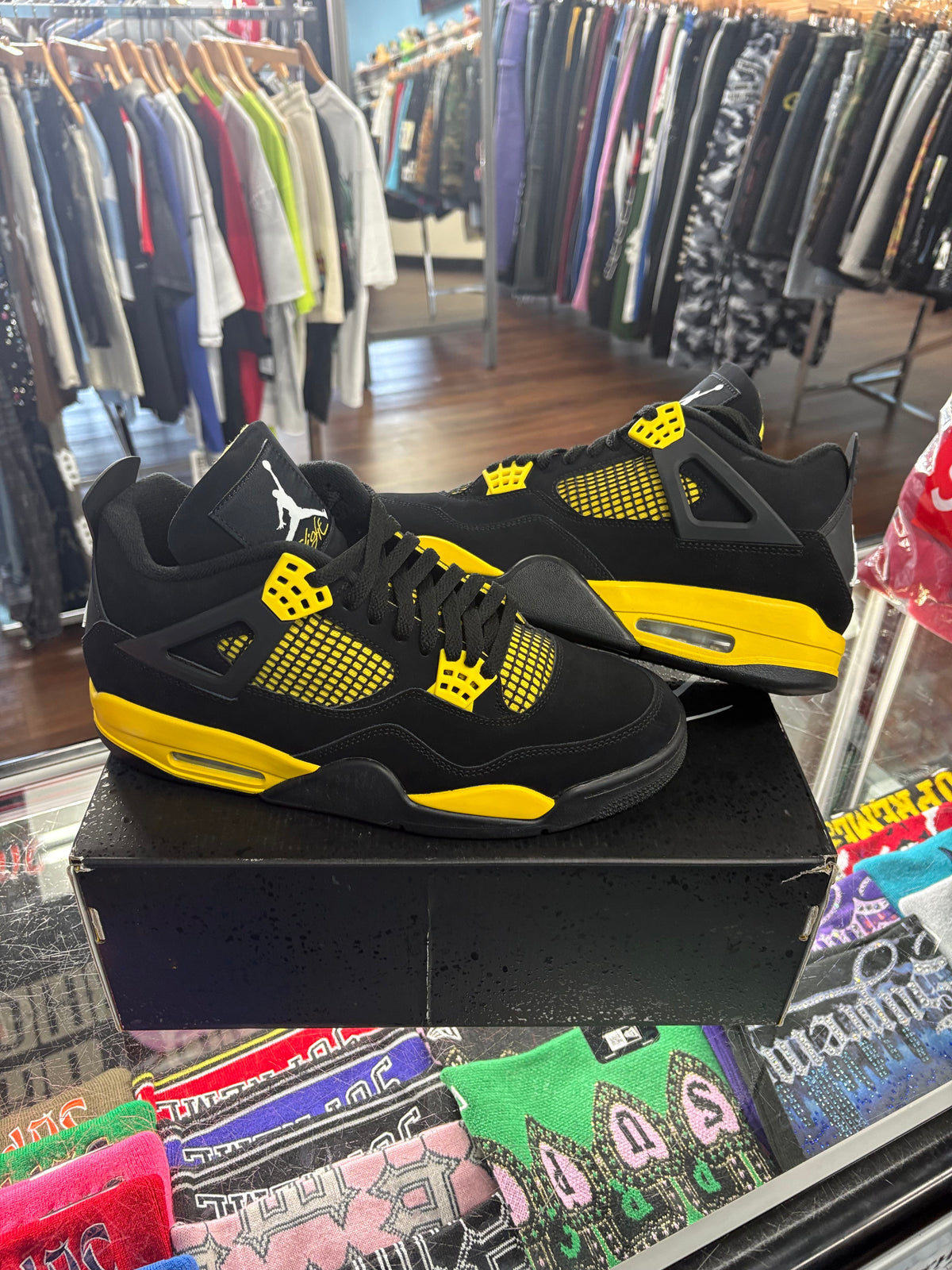 Jordan 4 Thunder (2023) (Pre Owned)