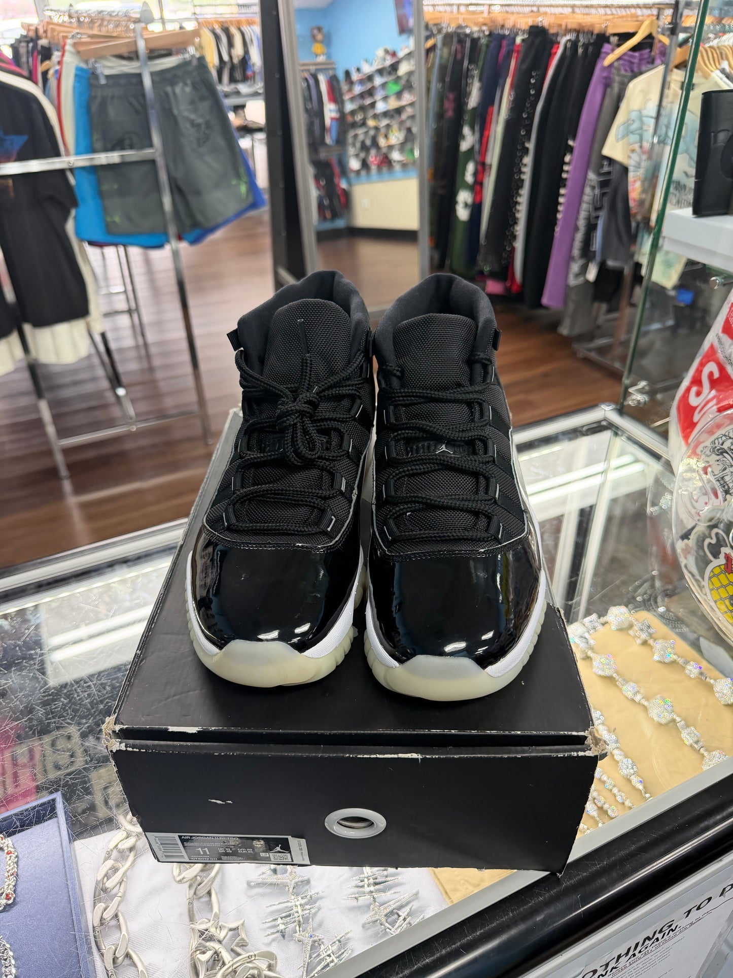Jordan 11 Retro Jubilee ( Pre Owned )