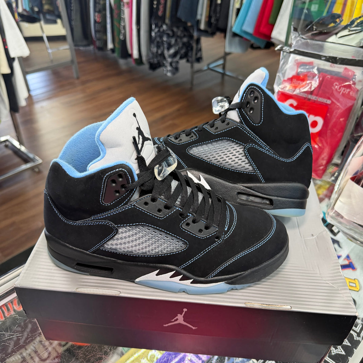 Jordan 5 Black University Blue (2026) (Pre Owned)