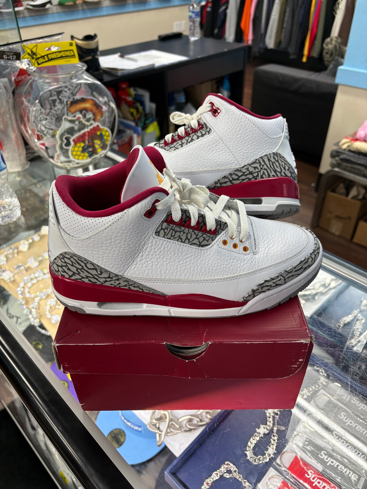 Jordan 3 Cardinal Red (Pre-Owned)